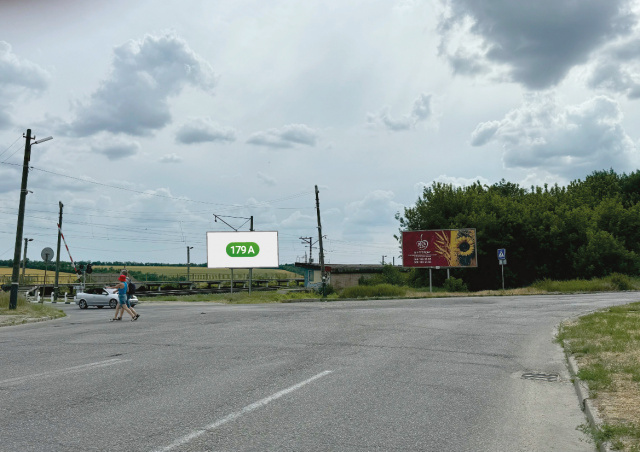 Щит 6x3, вул.В.Сергієнка (Задніпровська), залізничний переїзд, зупинка електрички, поворот до с. Бабурка Щит 6x3, вул.В.Сергієнка (Задніпровська), залізничний переїзд, зупинка електрички, поворот до с. Бабурка